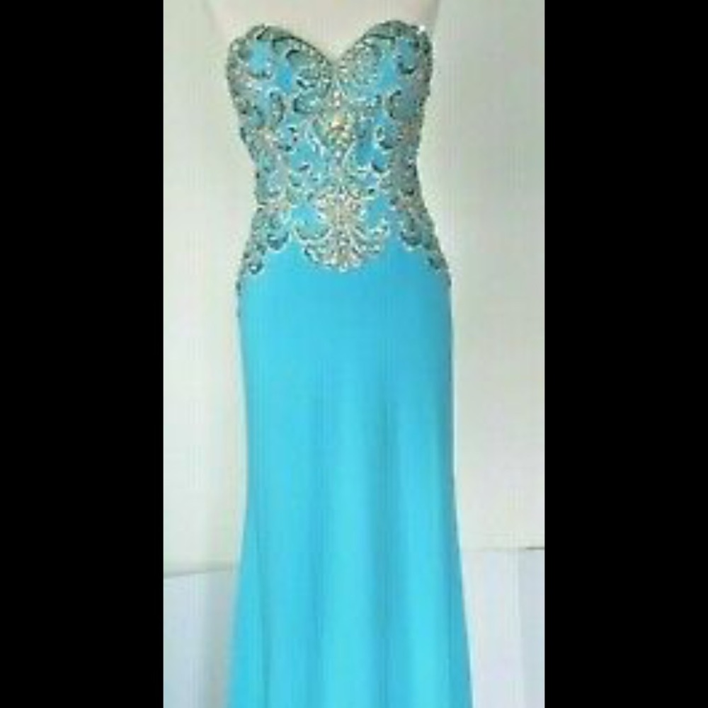 Tony Bowls floor length gown
